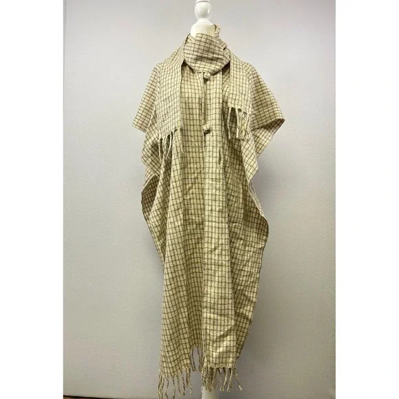 Plaid Poncho Wrap Women OS Beige Brown Scarf Neck Fringe Toggle Button - Picture 3 of 10